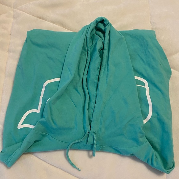 Vineyard Vines hooded long sleeve - Picture 2 of 3